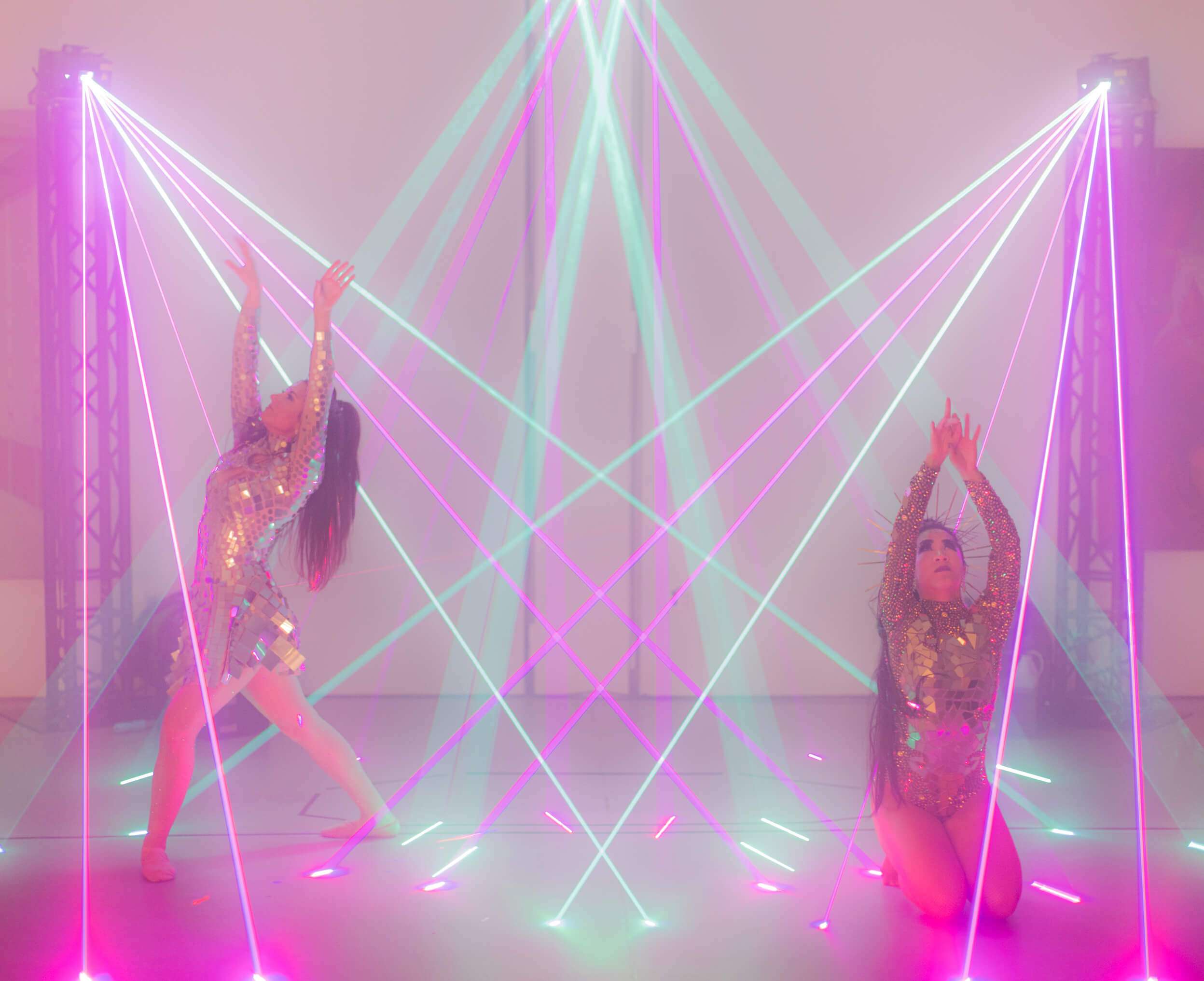 Laser Mirror Dancers by Catalyst Arts<br />
Photo by Kelsey Floyd